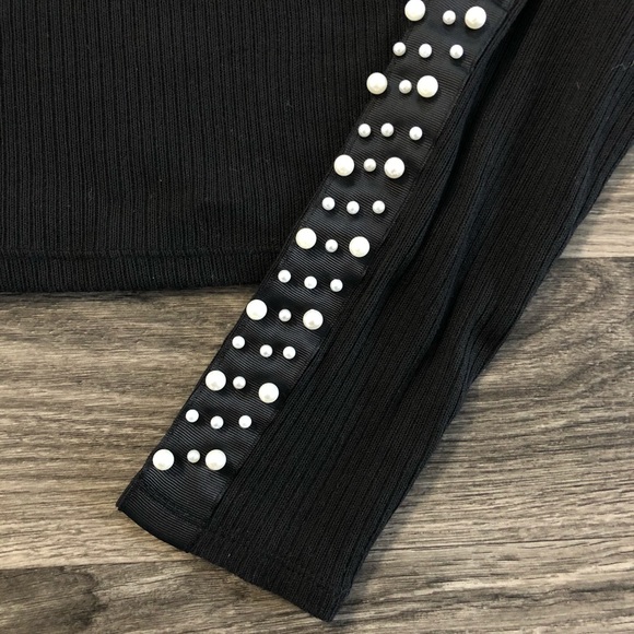 SOLD * DIVIDED H&M Cropped Sweater - Picture 3 of 6